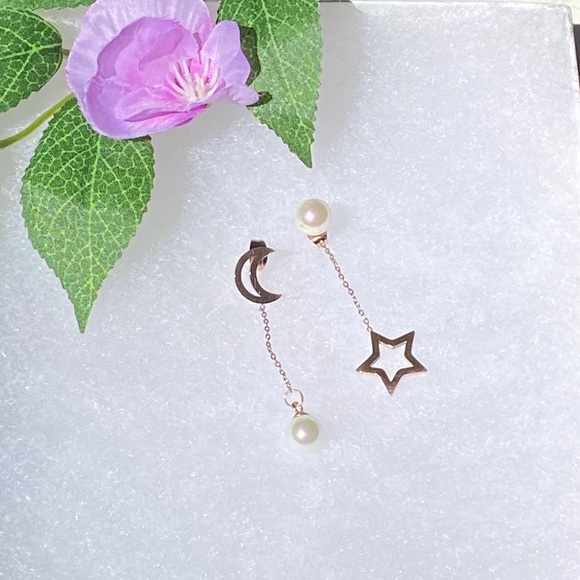 Moon and Star Long Pearl Chain Drop Earrings. - Picture 2 of 6